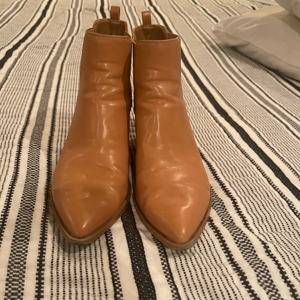 Universal Thread, size 10, light tan, don’t wear often